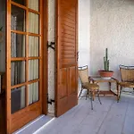 μεζονέτα στο κύμα Kiáton