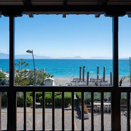 μεζονέτα στο κύμα Casa vacanze Kiáton