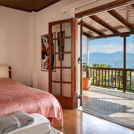 Nyaraló μεζονέτα στο κύμα